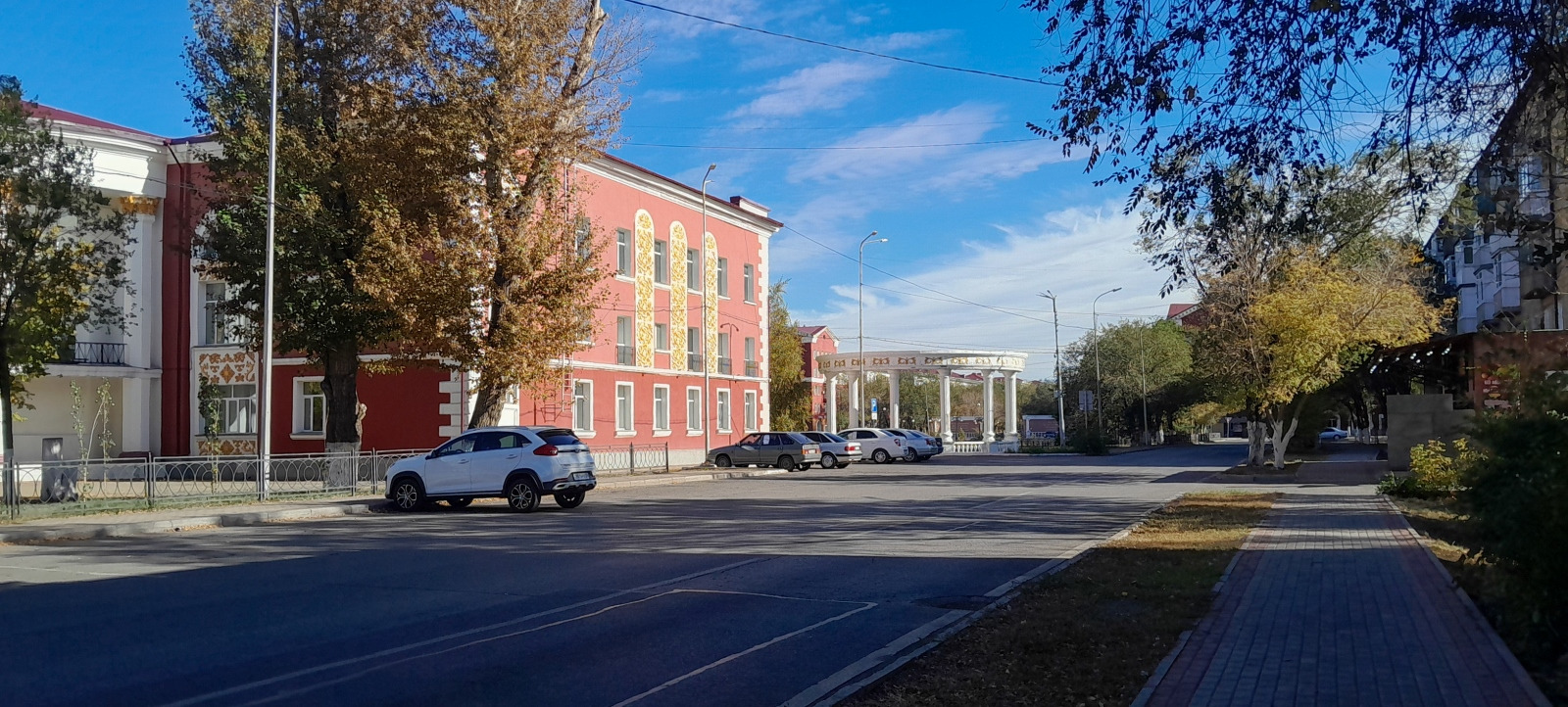 Парковка у Дома культуры