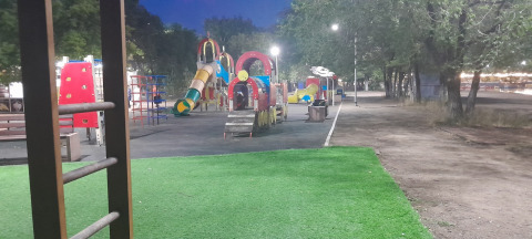 Детская площадка в парке