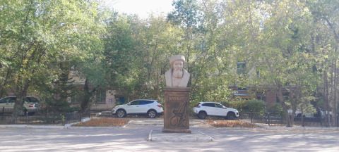 Бюст Жамбыла Жабаева