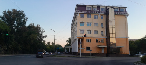 Перекресток Крылова - Ипподромная - Аманжолова, поликлиника №1
