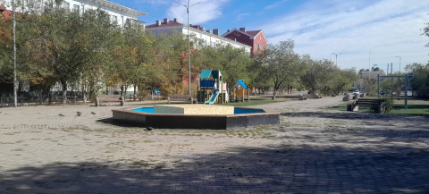 Детская площадка в сквере