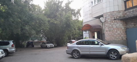 Магазин на Аманжолова, 67