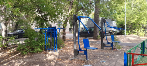 Спортивная площадка Крылова, 24а