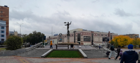 Площадь перед цирком