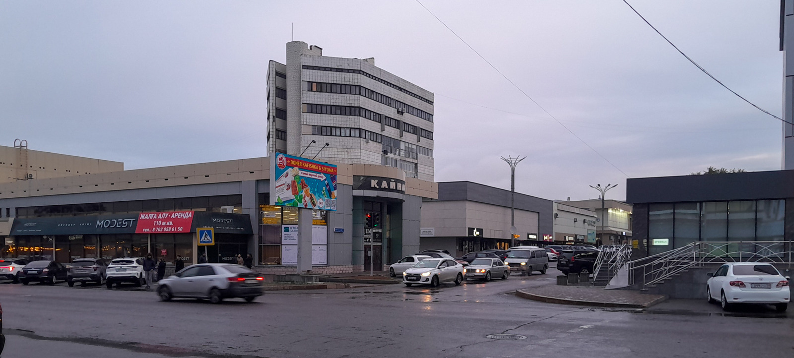 Выезд из парковки - улица Воинов-Интернационалистов