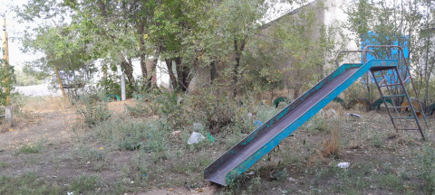 Детская площадка во дворе Белинского, 3