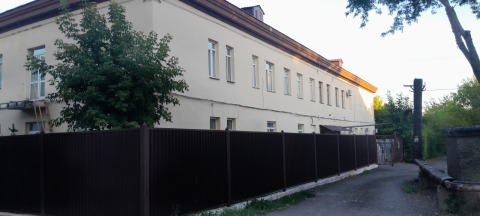 Дом c забором